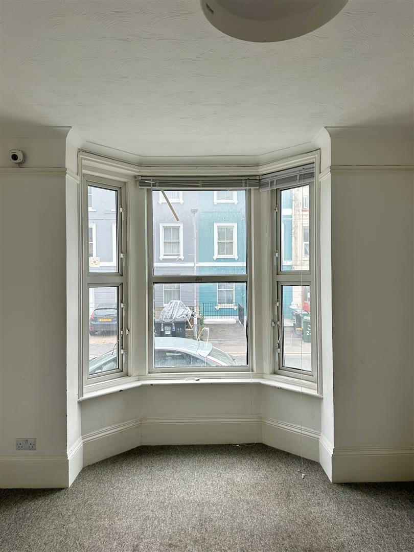 5 bed property in Devonshire Road, Hastings